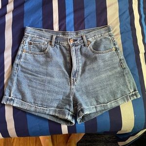 American Eagle - Mom denim shorts